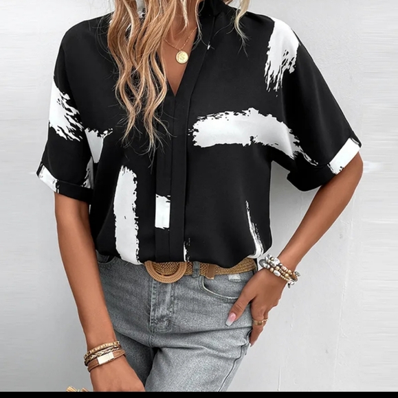 ✨️Sale✨️Women's Half Sleeve Blouse - Black/White - Picture 4 of 4